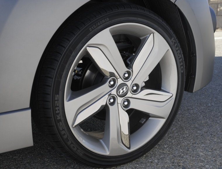 2014 Hyundai Veloster Turbo Rim Picture