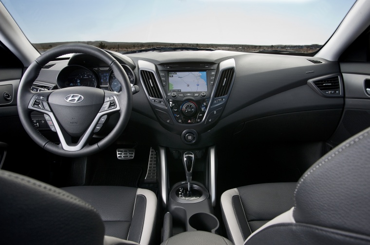 2014 Hyundai Veloster Turbo Cockpit Picture