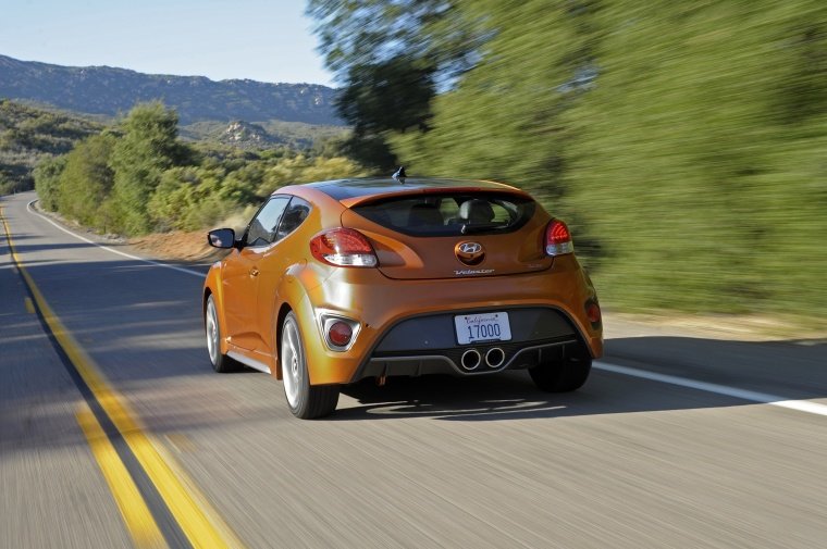 2015 Hyundai Veloster Turbo Picture