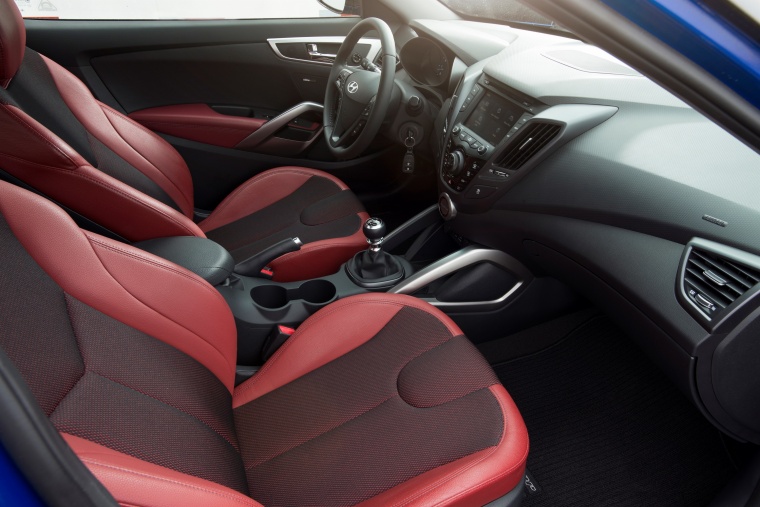 2015 Hyundai Veloster Turbo R-Spec Front Seats Picture