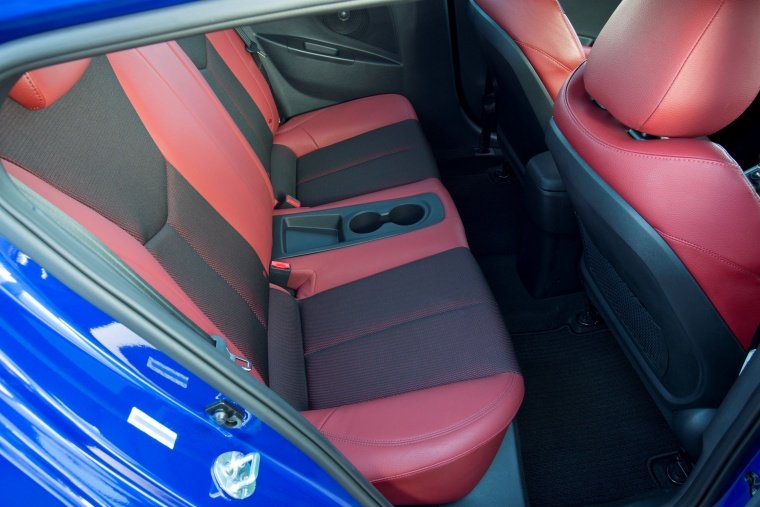 2015 Hyundai Veloster Turbo R-Spec Rear Seats Picture