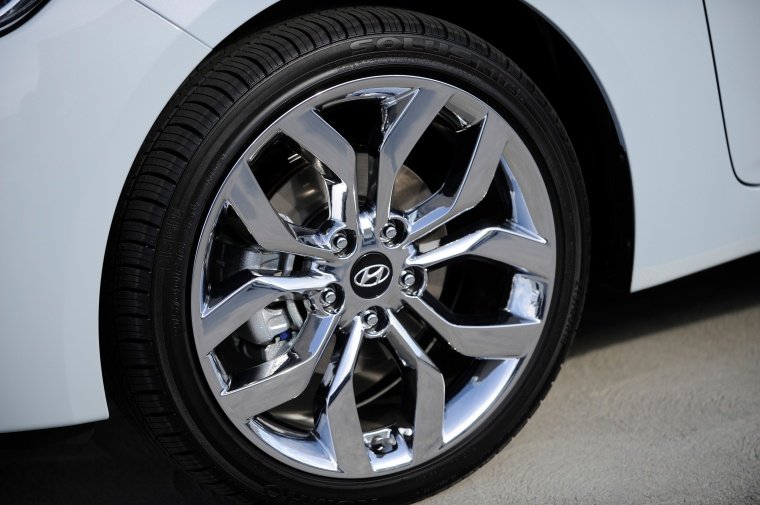 2015 Hyundai Veloster RE:FLEX Edition Rim Picture