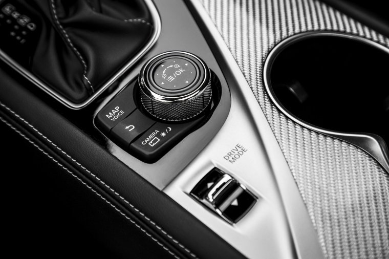 2017 Infiniti Q60 Coupe 3.0T Red Sport 400 Multimedia Controller Picture