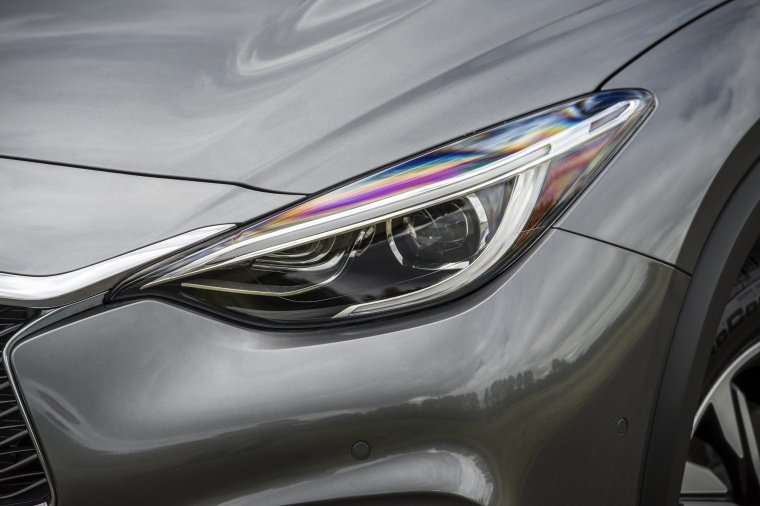 2018 Infiniti QX30 AWD Headlight Picture