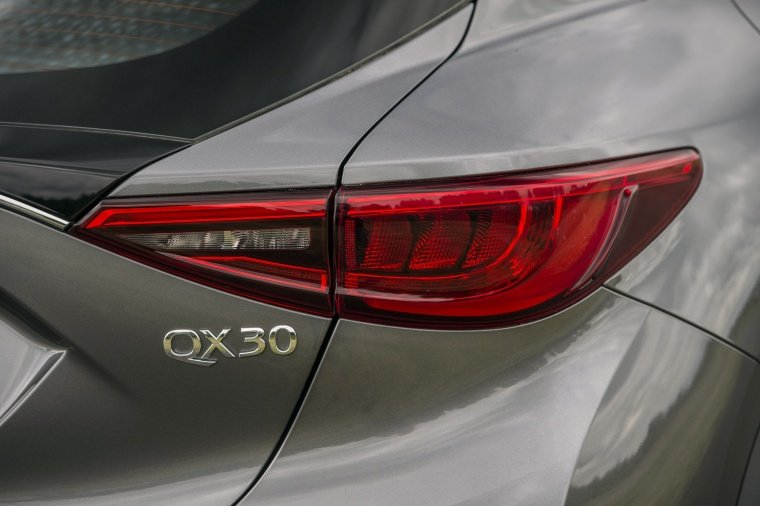 2018 Infiniti QX30 AWD Tail Light Picture