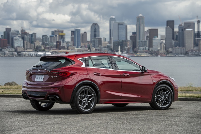 2019 Infiniti QX30S Picture