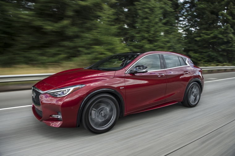 2019 Infiniti QX30S Picture