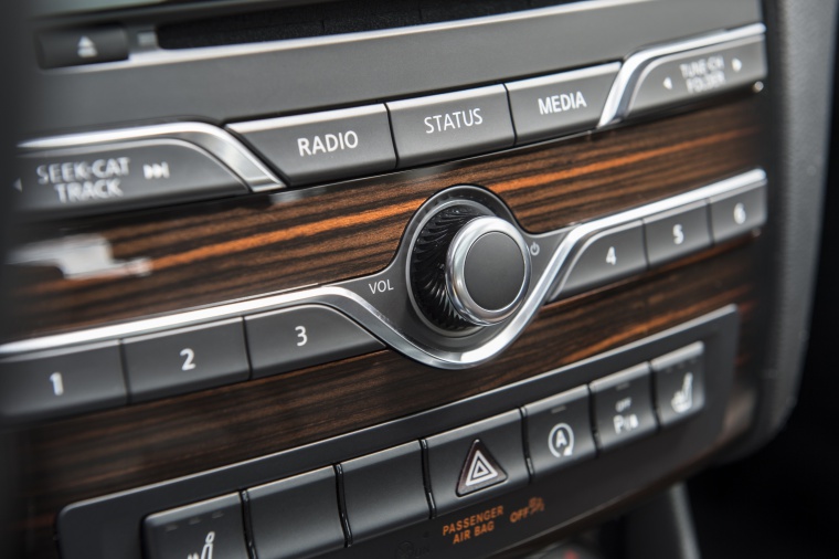 2019 Infiniti QX30 AWD Center Stack Picture