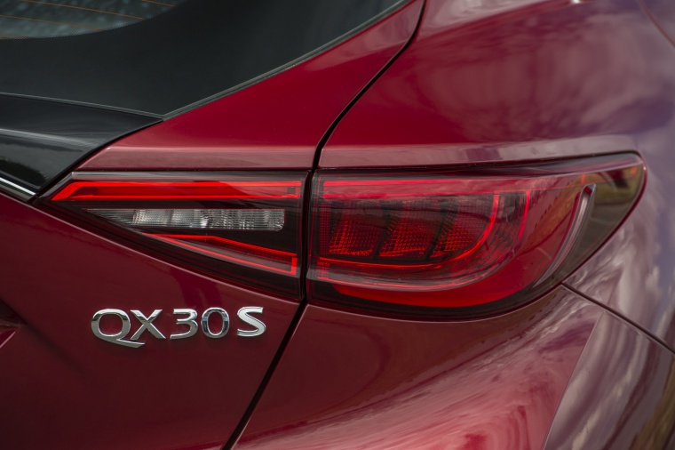 2019 Infiniti QX30S Tail light Picture