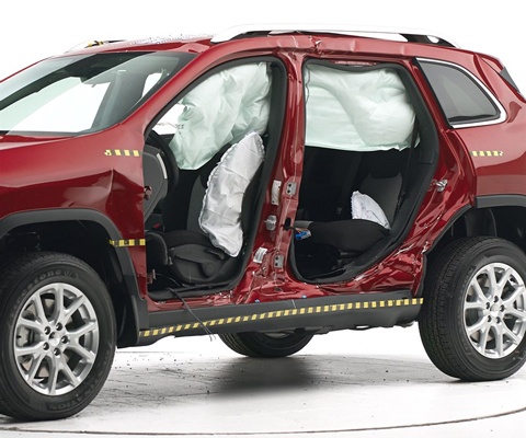 2014 Jeep Cherokee IIHS Side Impact Crash Test Picture