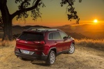 Picture of 2015 Jeep Cherokee Latitude in Deep Cherry Red Crystal Pearlcoat