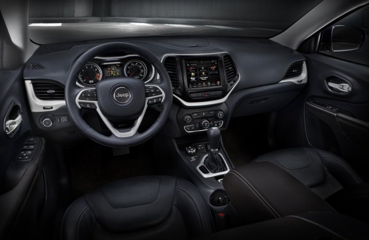 2016 Jeep Cherokee Limited 4WD Cockpit Picture