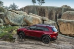 Picture of 2016 Jeep Cherokee Trailhawk 4WD in Deep Cherry Red Crystal Pearlcoat