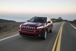 Picture of 2017 Jeep Cherokee Latitude in Deep Cherry Red Crystal Pearlcoat