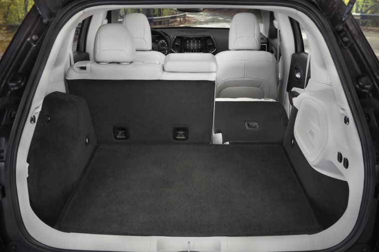 2019 Jeep Cherokee Limited 4WD Trunk with Rear Seat Folded Picture