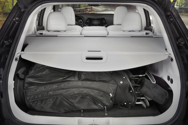 2019 Jeep Cherokee Limited 4WD Trunk Picture