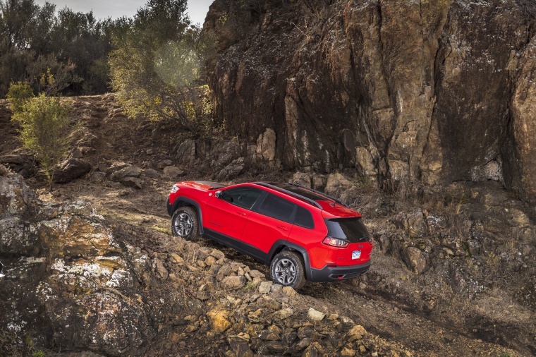 2020 Jeep Cherokee Trailhawk 4WD Picture