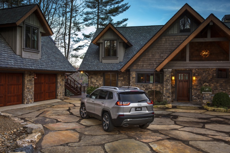 2020 Jeep Cherokee Limited 4WD Picture