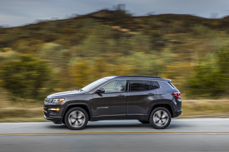 2018 Jeep Compass Latitude 4WD Picture