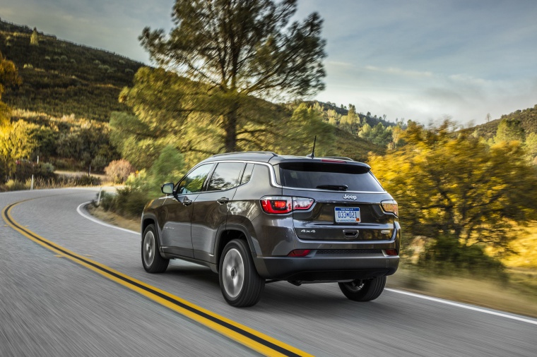 2020 Jeep Compass Latitude 4WD Picture