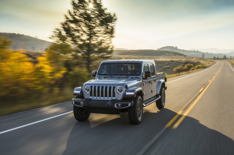 2020 Jeep Gladiator Crew Cab Overland 4WD Picture