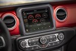 Picture of 2020 Jeep Gladiator Crew Cab Rubicon 4WD Center Stack