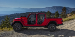 2020 Jeep Gladiator Reviews / Specs / Pictures / Prices