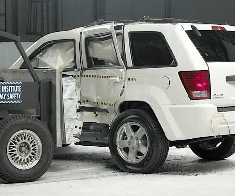 2010 Jeep Grand Cherokee IIHS Side Impact Crash Test Picture