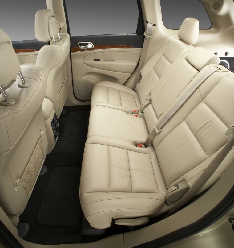 2012 Jeep Grand Cherokee Rear Seats Picture