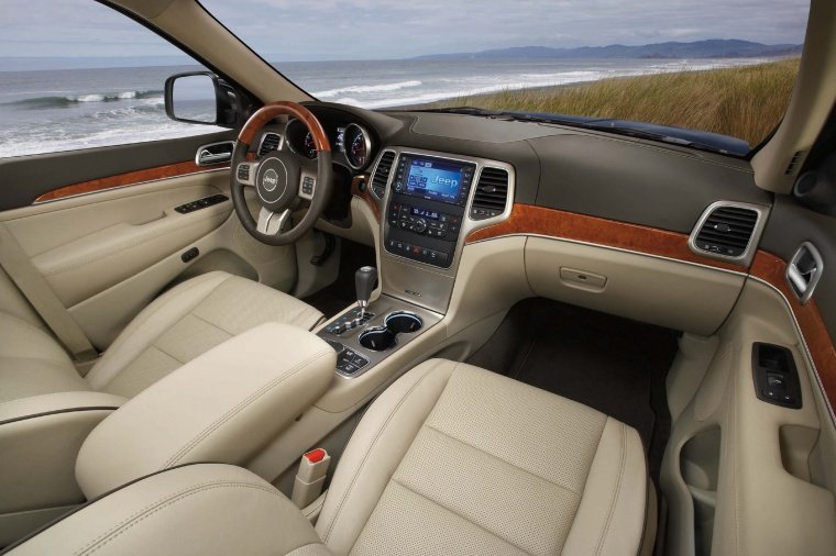 2013 Jeep Grand Cherokee Overland 4WD Interior Picture