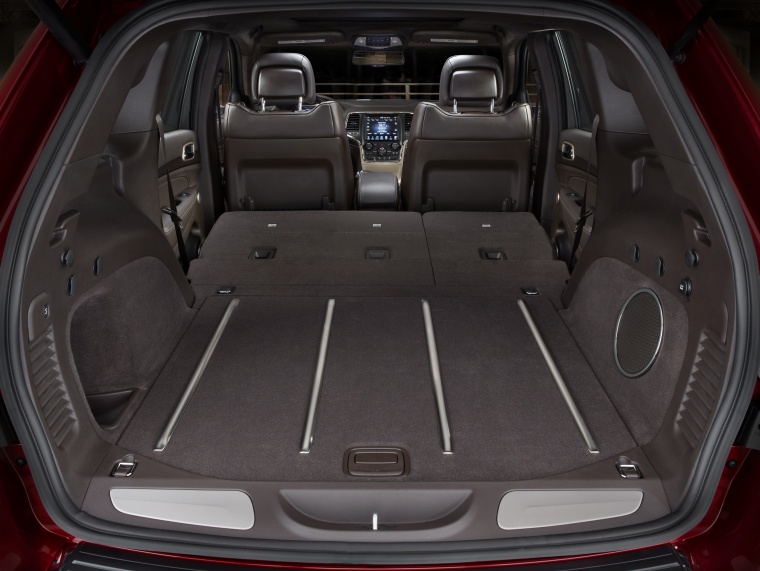 2014 Jeep Grand Cherokee Summit 4WD Trunk Picture