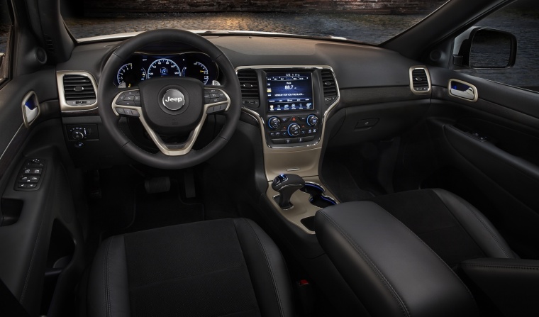 2015 Jeep Grand Cherokee Limited 4WD Cockpit Picture