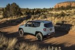 Picture of 2016 Jeep Renegade Trailhawk 4WD in Glacier Metallic