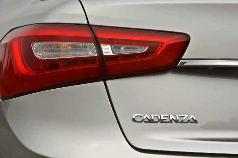 2014 Kia Cadenza Tail Light Picture