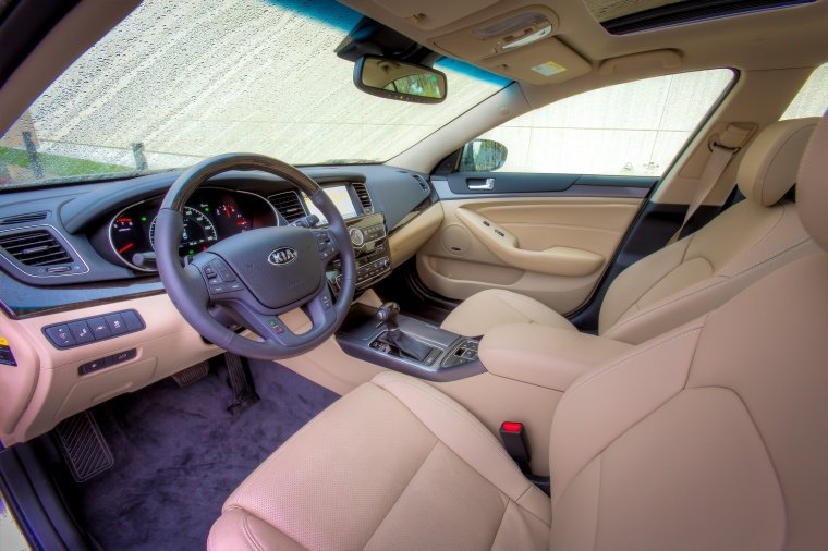 2015 Kia Cadenza Front Seats Picture