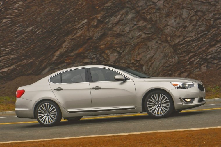 2016 Kia Cadenza Picture