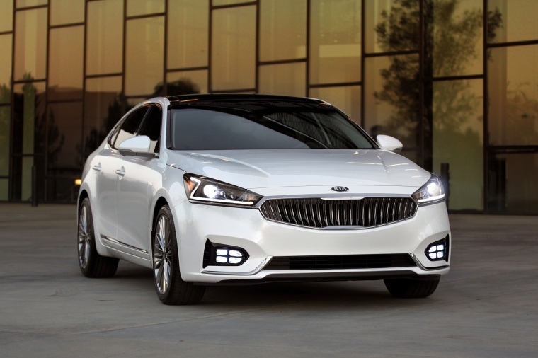 2017 Kia Cadenza Picture