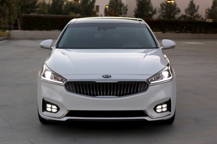2017 Kia Cadenza Picture
