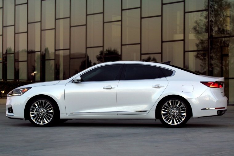 2017 Kia Cadenza Picture