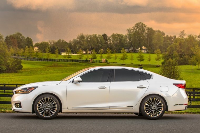 2017 Kia Cadenza Limited Picture
