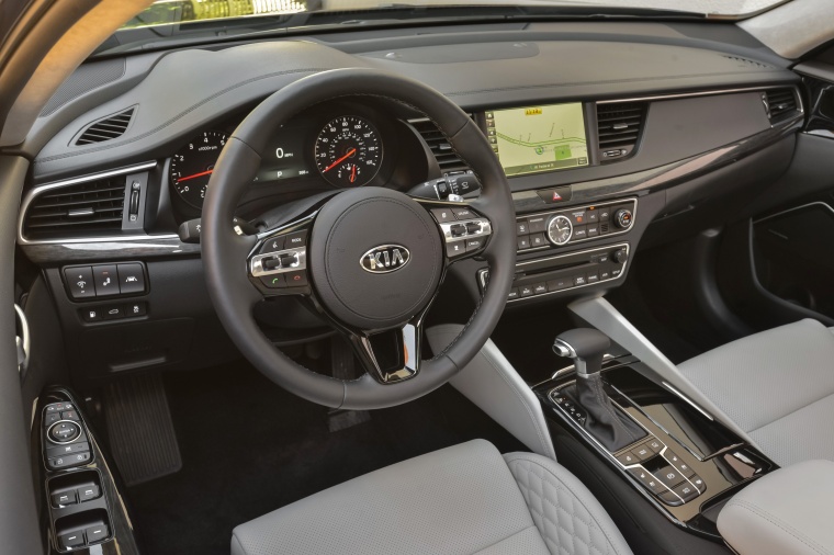 2017 Kia Cadenza Limited Interior Picture