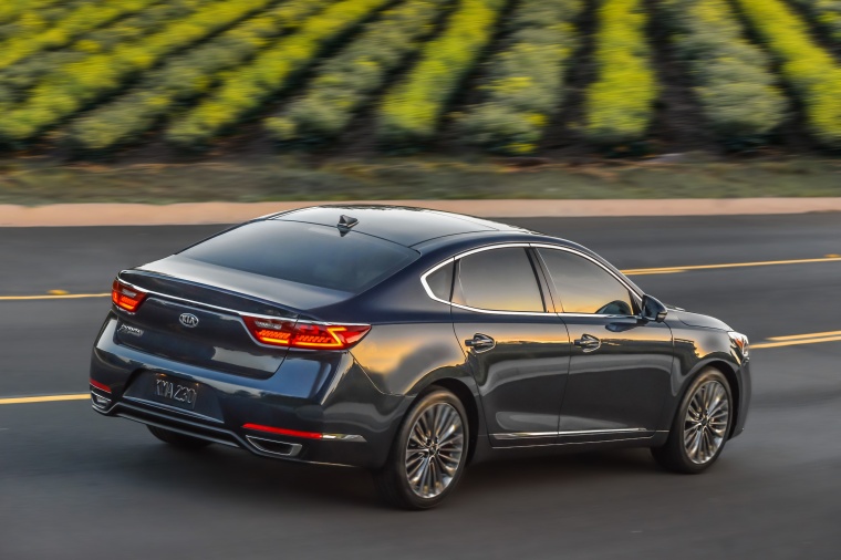 2017 Kia Cadenza Picture