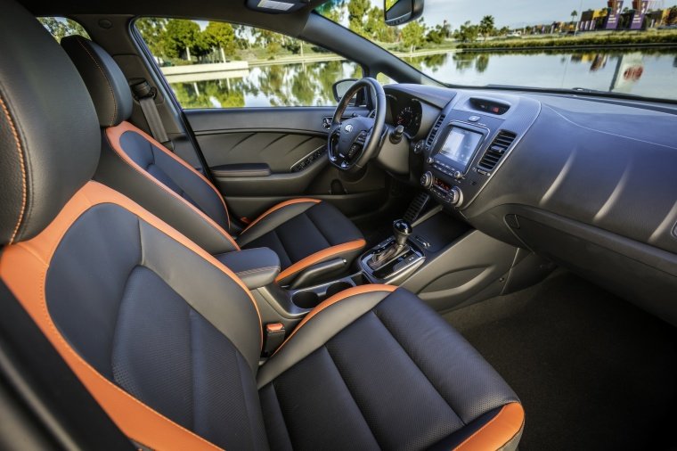 2018 Kia Forte5 Hatchback Front Seats Picture