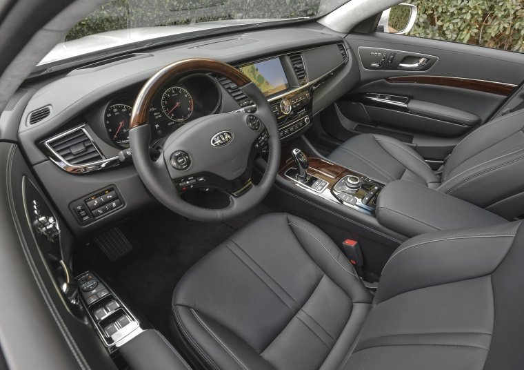 2015 Kia K900 Interior Picture