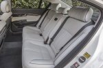 Picture of 2015 Kia K900 Rear Seats in Beige