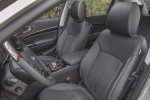Picture of 2015 Kia K900 Front Seats in Black