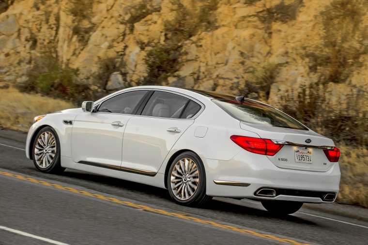 2016 Kia K900 Luxury V8 Picture