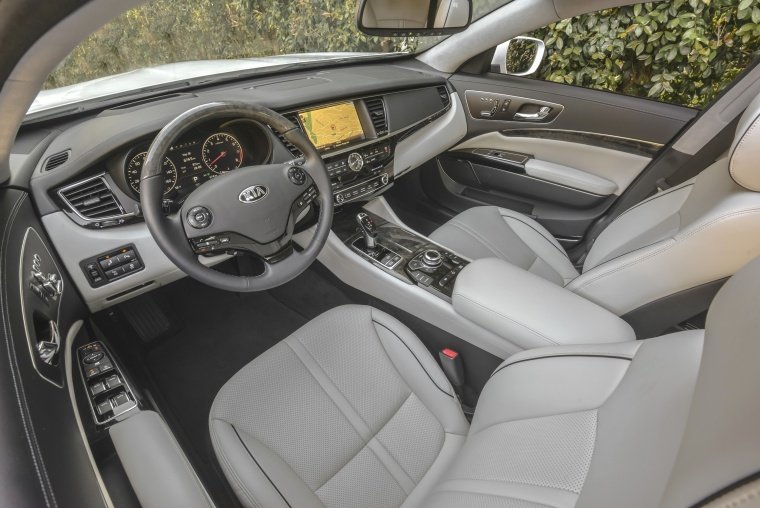 2016 Kia K900 Luxury V8 Interior Picture
