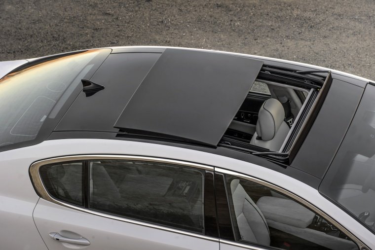 2016 Kia K900 Luxury V8 Moonroof Picture