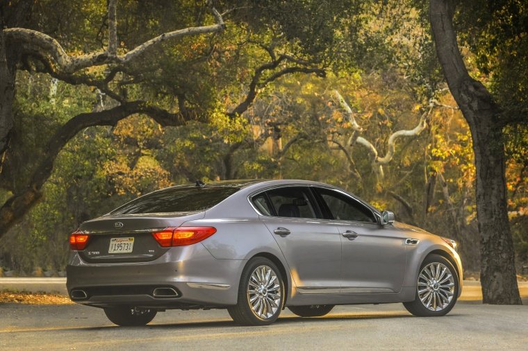 2016 Kia K900 Luxury V8 Picture